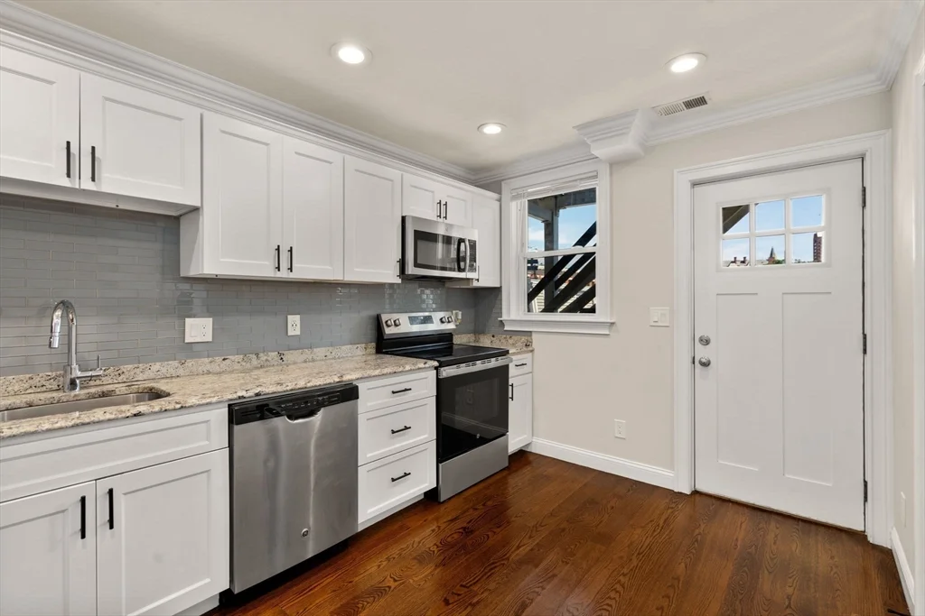 2 bed, 1 bath apartment for rent at 39 W Walnut St Unit 1, Roxbury — photo 12 of 14