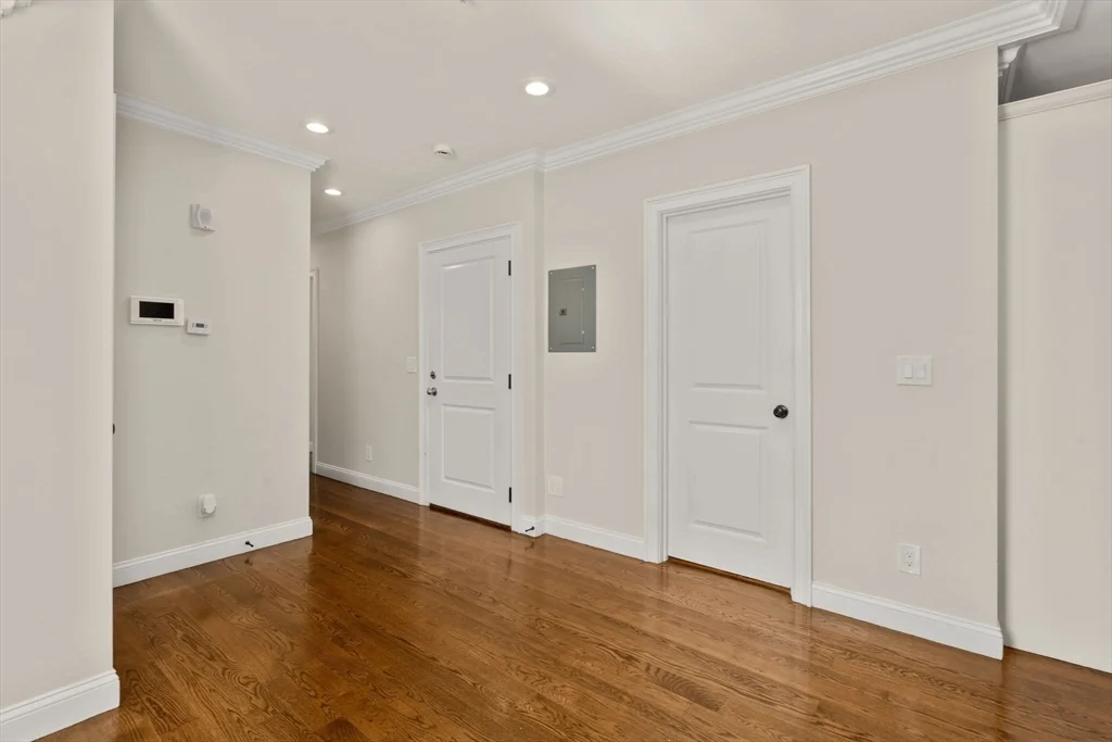 2 bed, 1 bath apartment for rent at 39 W Walnut St Unit 1, Roxbury — photo 7 of 14