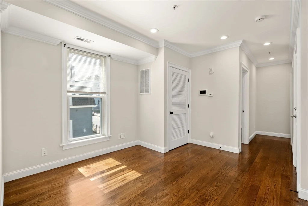 2 bed, 1 bath apartment for rent at 39 W Walnut St Unit 1, Roxbury — photo 6 of 14