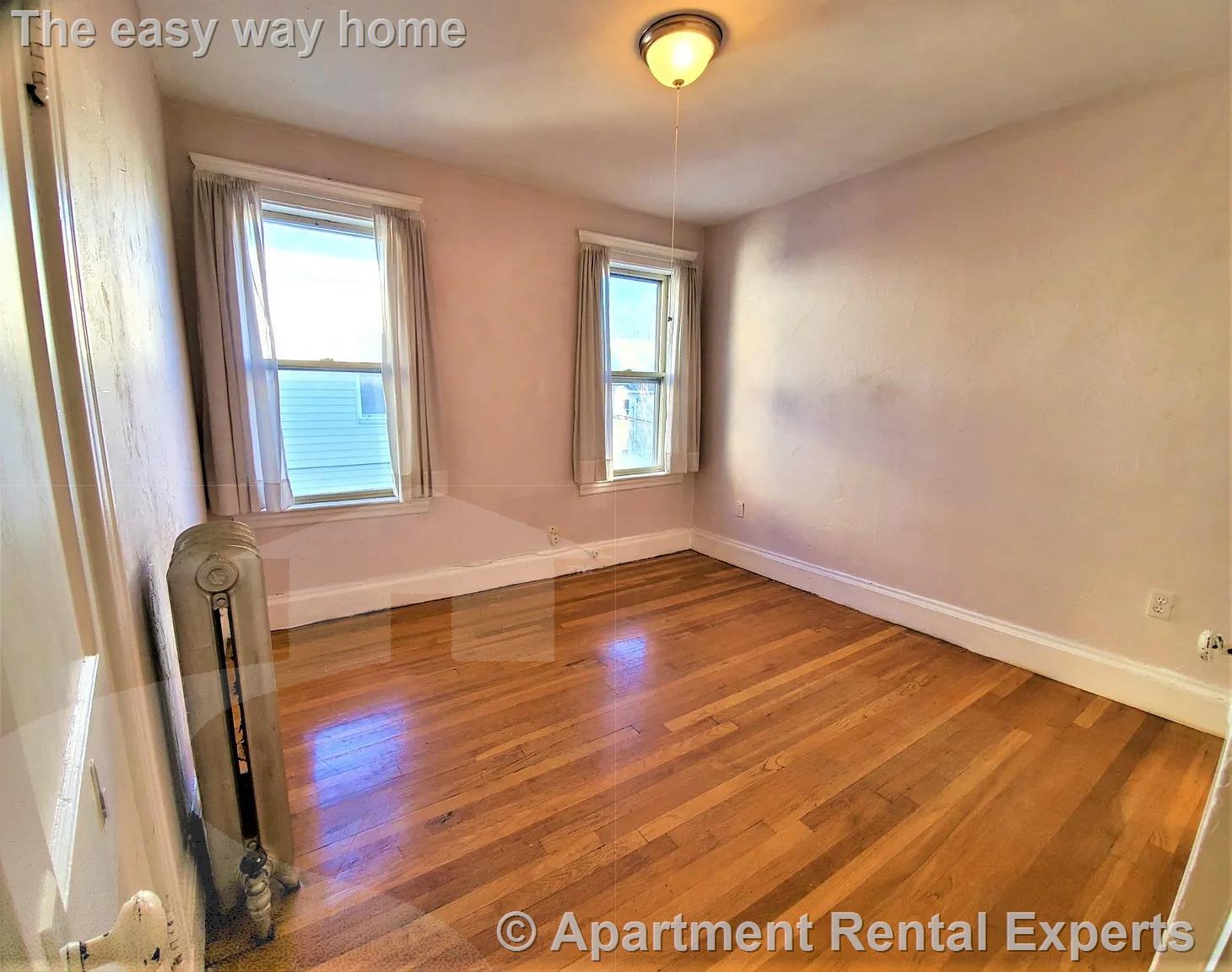 3 bed, 1 bath apartment for rent at 39 Waterhouse St Unit 3, Teele Square — photo 4 of 13