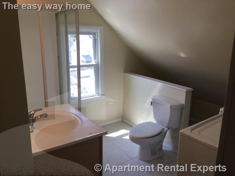 5 bed, 2 bath apartment for rent at 39 Watts St, Salem St. Area — photo 10 of 12
