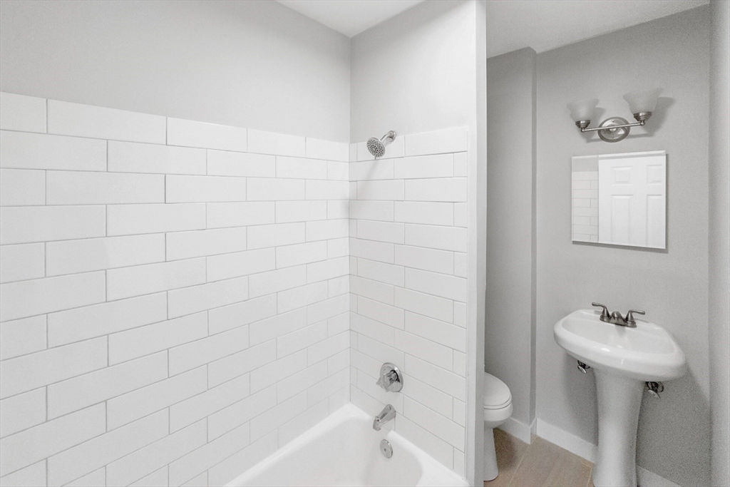 Studio bed, 1 bath apartment for rent at 39 Willow St Unit 2, West Roxbury — photo 6 of 8