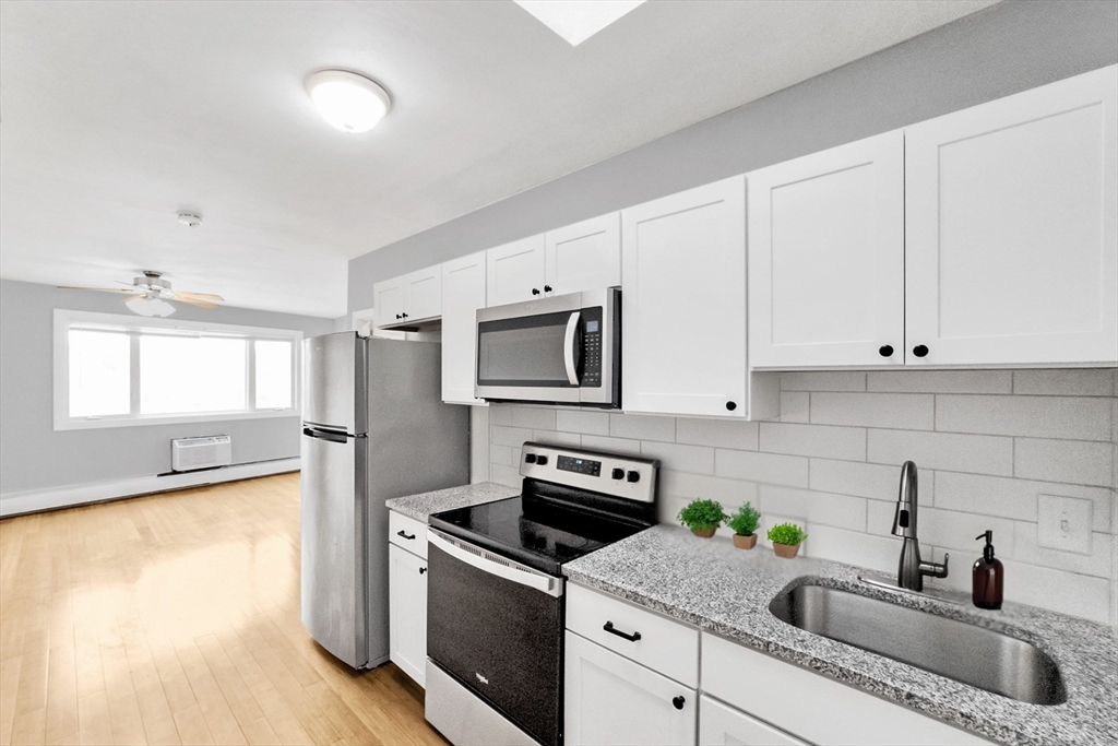 Studio bed, 1 bath apartment for rent at 39 Willow St Unit 2, West Roxbury