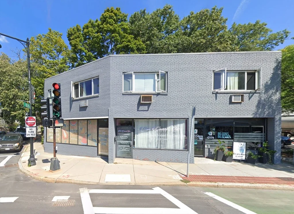 Studio bed, 1 bath apartment for rent at 39 Willow St Unit 4, West Roxbury — photo 6 of 6