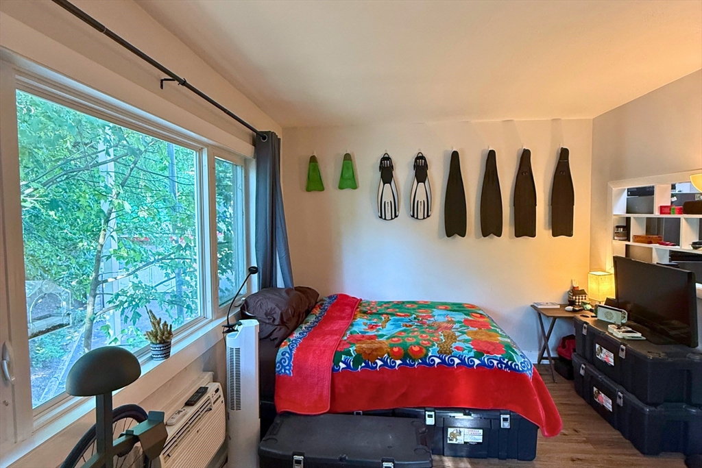 Studio bed, 1 bath apartment for rent at 39 Willow St Unit 4, West Roxbury — photo 4 of 7