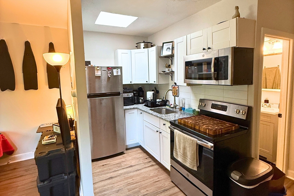 Studio bed, 1 bath apartment for rent at 39 Willow St Unit 4, West Roxbury — photo 6 of 7