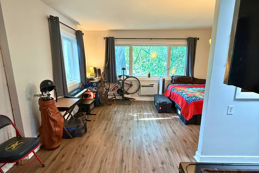 Studio bed, 1 bath apartment for rent at 39 Willow St Unit 4, West Roxbury — photo 3 of 7