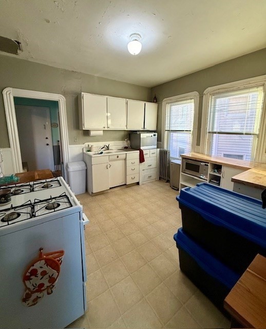 2 bed, 1 bath apartment for rent at 39 Wolcott Unit 2, Malden — photo 7 of 11