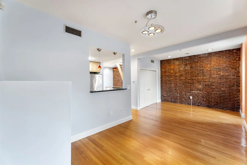 2 bed, 1 bath apartment for rent at 39 Worcester Sq Unit PH 5, South End — photo 4 of 20