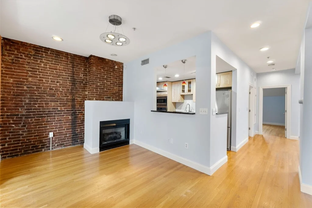 2 bed, 1 bath apartment for rent at 39 Worcester Sq Unit PH 5, South End — photo 5 of 20