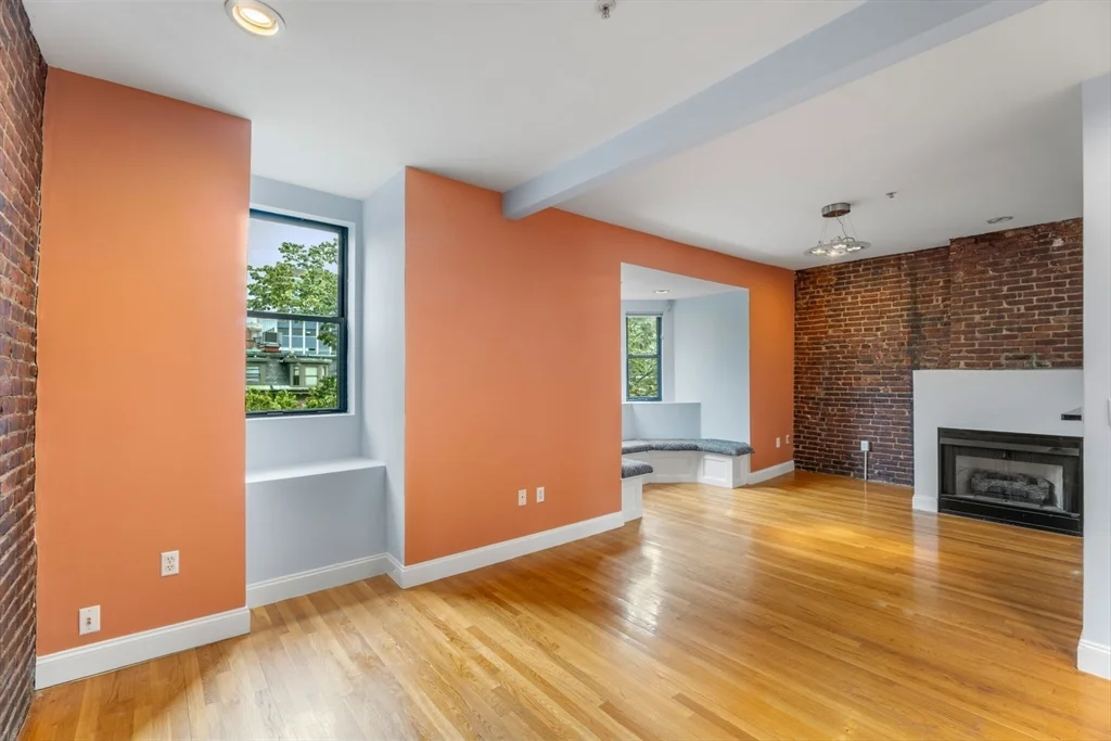 2 bed, 1 bath apartment for rent at 39 Worcester Sq Unit PH 5, South End — photo 2 of 20