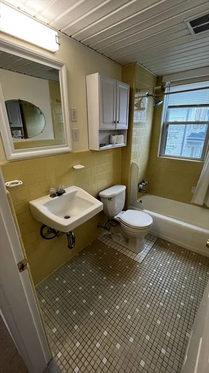 1 bed, 1 bath apartment for rent at 39 Wyoming Ave Unit 2, Malden — photo 11 of 14