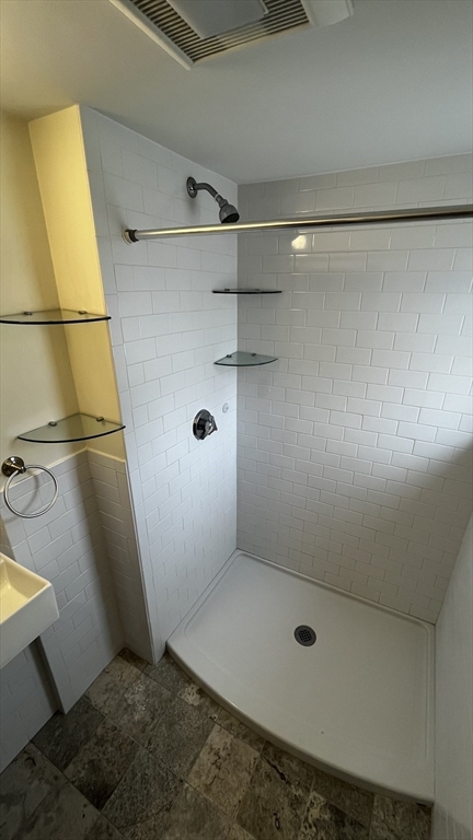 2 bed, 1 bath apartment for rent at 39 Wyoming Ave Unit 3, Malden — photo 13 of 17