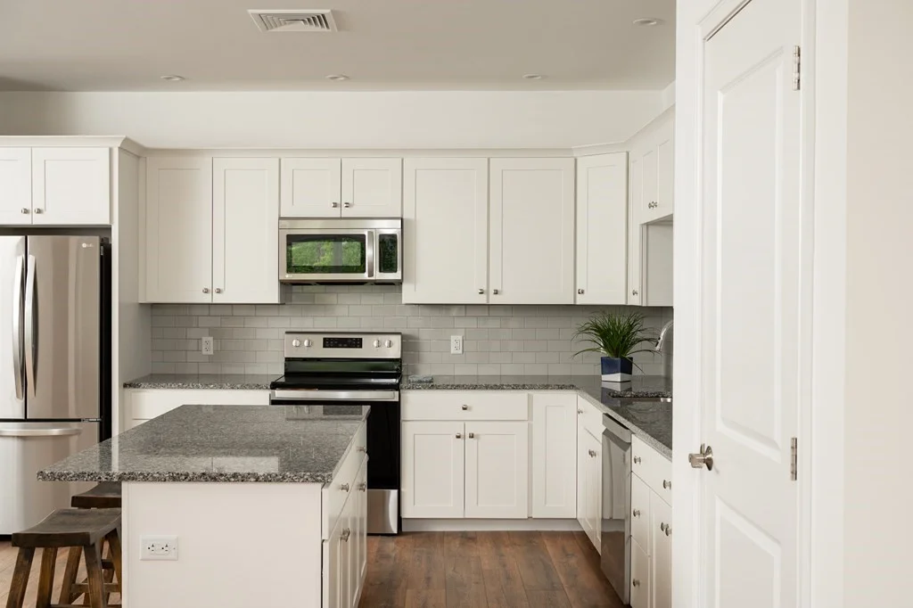 2 bed, 2 bath apartment for rent at 390 Chief Justice Cushing Hwy Unit 208, Cohasset — photo 5 of 16