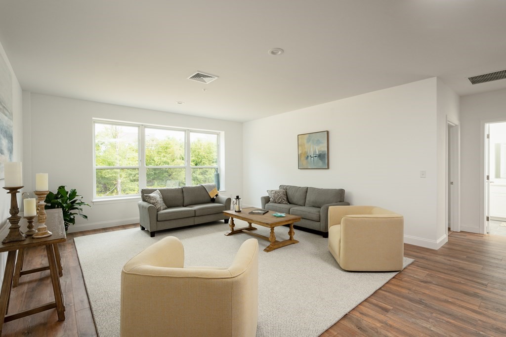 1 bed, 1 bath apartment for rent at 390 Chief Justice Cushing Hwy Unit 215, Cohasset — photo 10 of 16