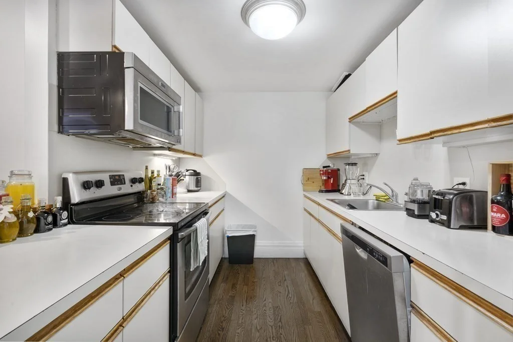 2 bed, 1 bath apartment for rent at 390 Commonwealth Ave Unit 205, Back Bay — photo 5 of 17