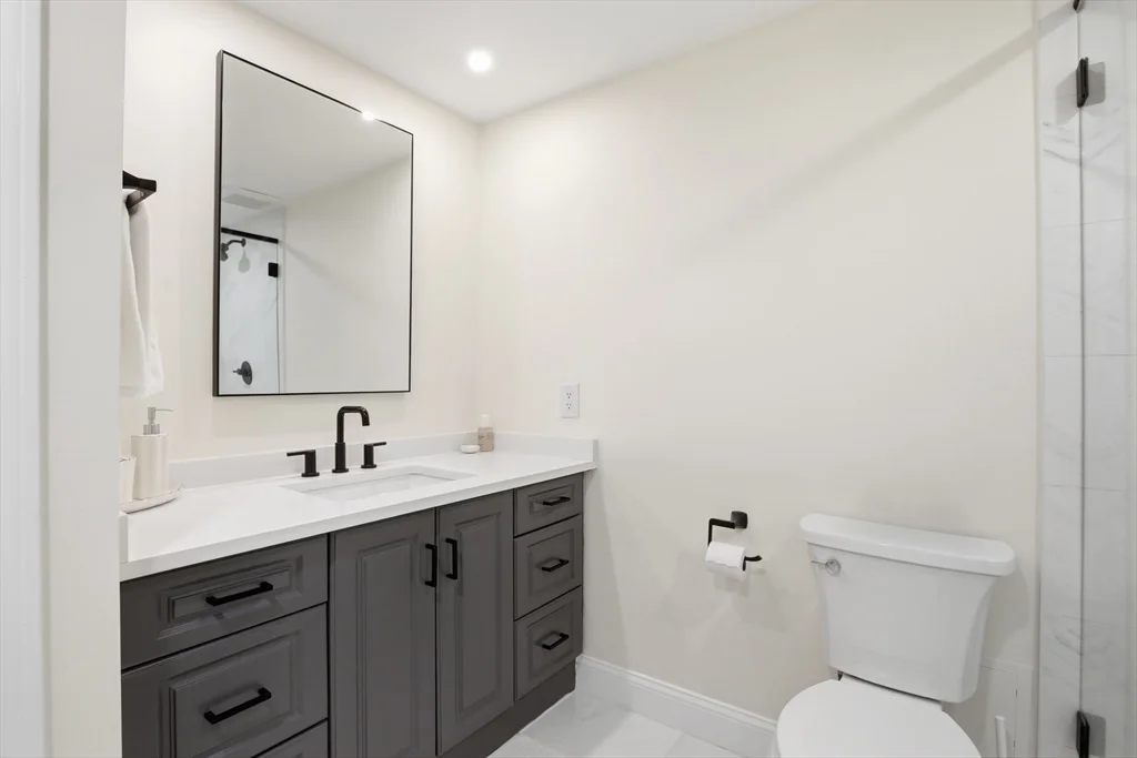 2 bed, 1 bath apartment for rent at 390 Commonwealth Ave Unit 801, Back Bay — photo 15 of 17