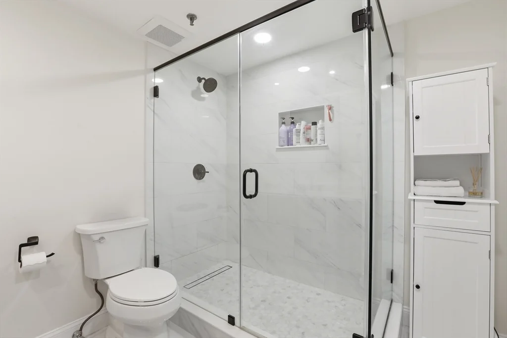 2 bed, 1 bath apartment for rent at 390 Commonwealth Ave Unit 801, Back Bay — photo 14 of 17