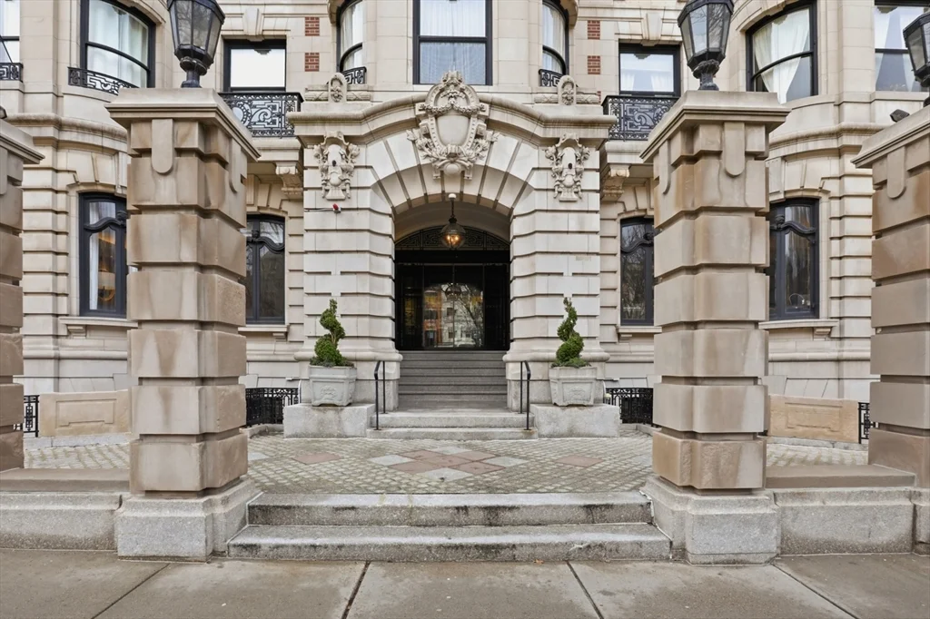 2 bed, 1 bath apartment for rent at 390 Commonwealth Ave Unit 801, Back Bay — photo 1 of 17