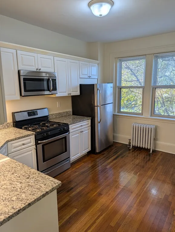2 bed, 1 bath apartment for rent at 390 Fellsway West Unit 1, North Medford — photo 5 of 10