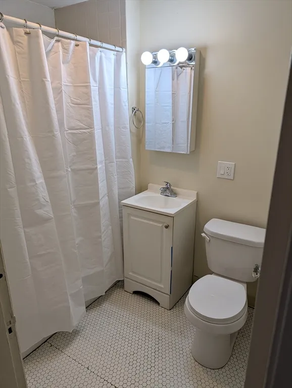 2 bed, 1 bath apartment for rent at 390 Fellsway West Unit 1, North Medford — photo 6 of 10