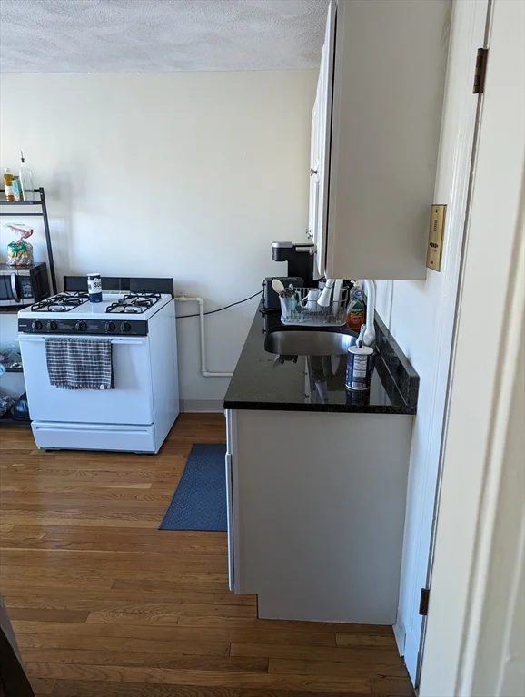1 bed, 1 bath apartment for rent at 390 Fellsway West Unit 5A, North Medford — photo 2 of 7