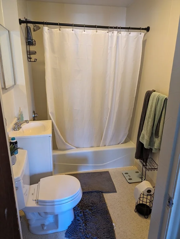 1 bed, 1 bath apartment for rent at 390 Fellsway West Unit 5A, North Medford — photo 4 of 7