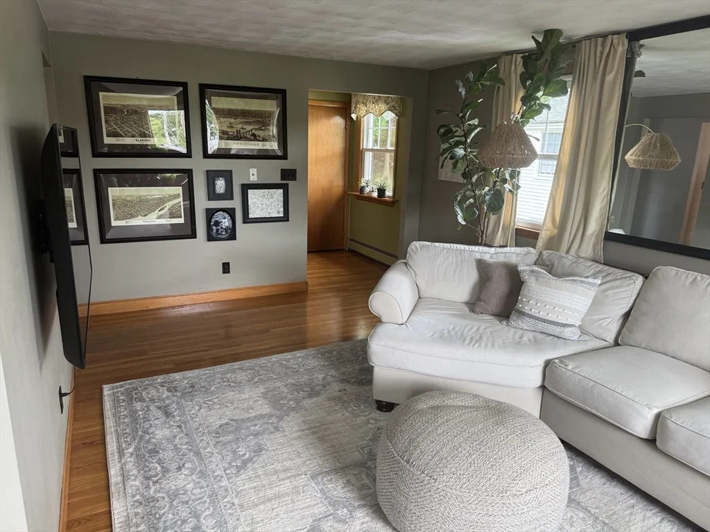2 bed, 1 bath apartment for rent at 390 Massachusetts Unit 2, Lexington