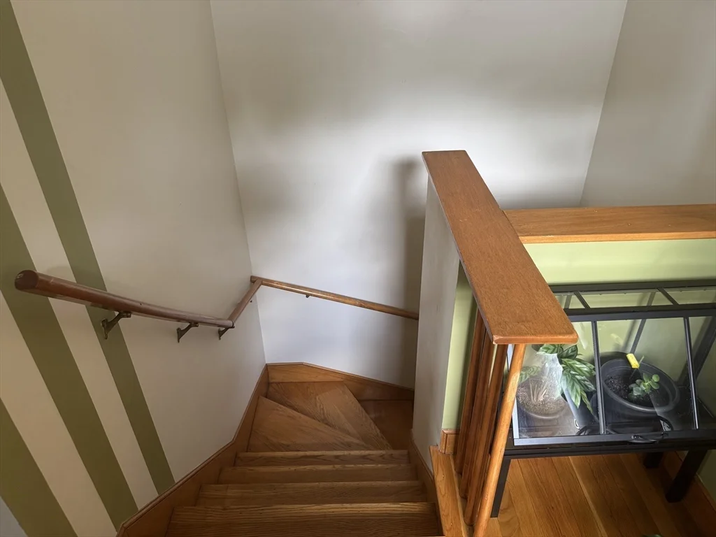 2 bed, 1 bath apartment for rent at 390 Massachusetts Unit 2, Lexington — photo 5 of 13