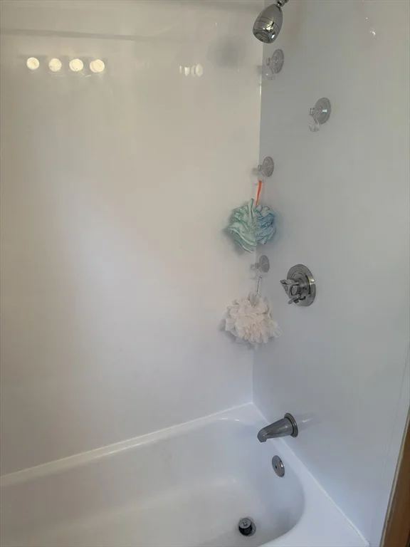 2 bed, 1 bath apartment for rent at 390 Massachusetts Unit 2, Lexington — photo 9 of 13