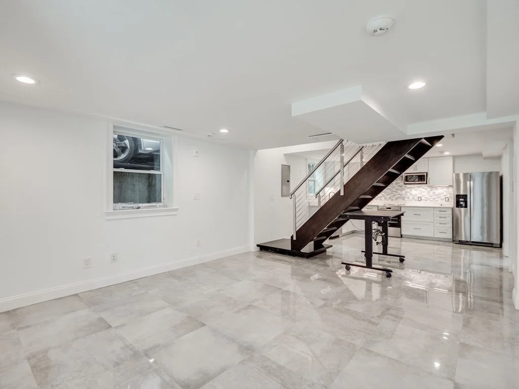 2 bed, 1 bath apartment for rent at 390 Medford St Unit 1, Winter Hill — photo 3 of 16