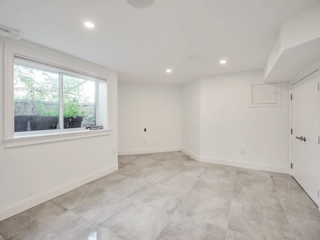 2 bed, 1 bath apartment for rent at 390 Medford St Unit 1, Winter Hill — photo 5 of 16