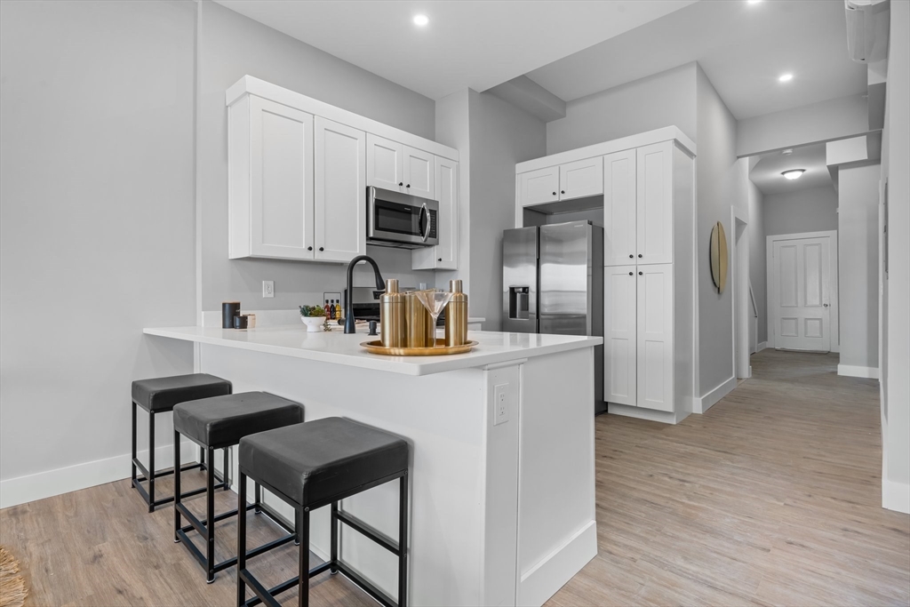 2 bed, 1.5 bath apartment for rent at 390 Meridian St Unit 1, Central Square — photo 4 of 23