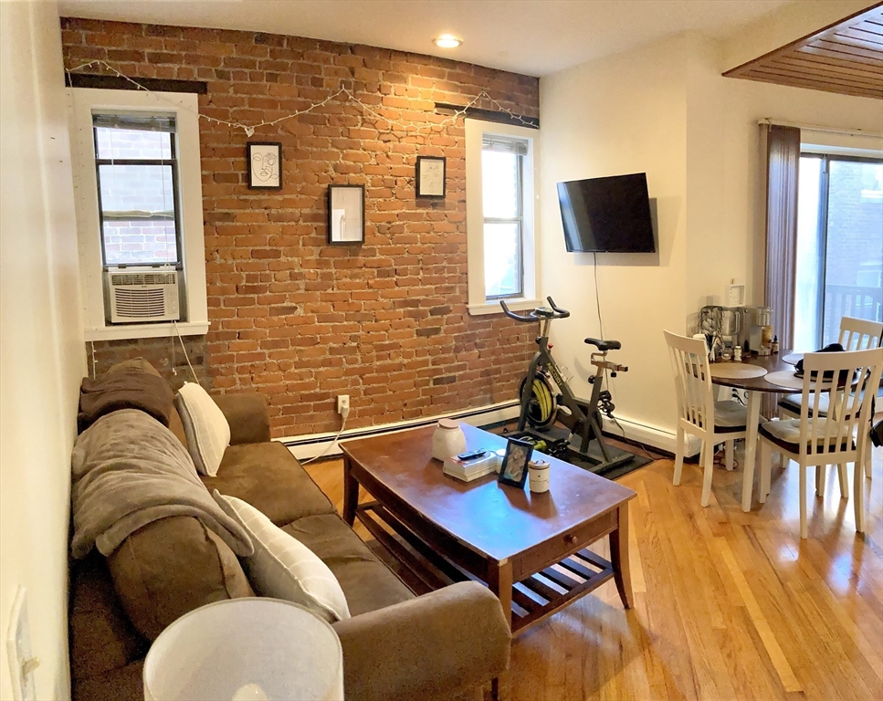 1 bed, 1 bath apartment for rent at 390 Riverway Unit 17, Fenway — photo 4 of 7