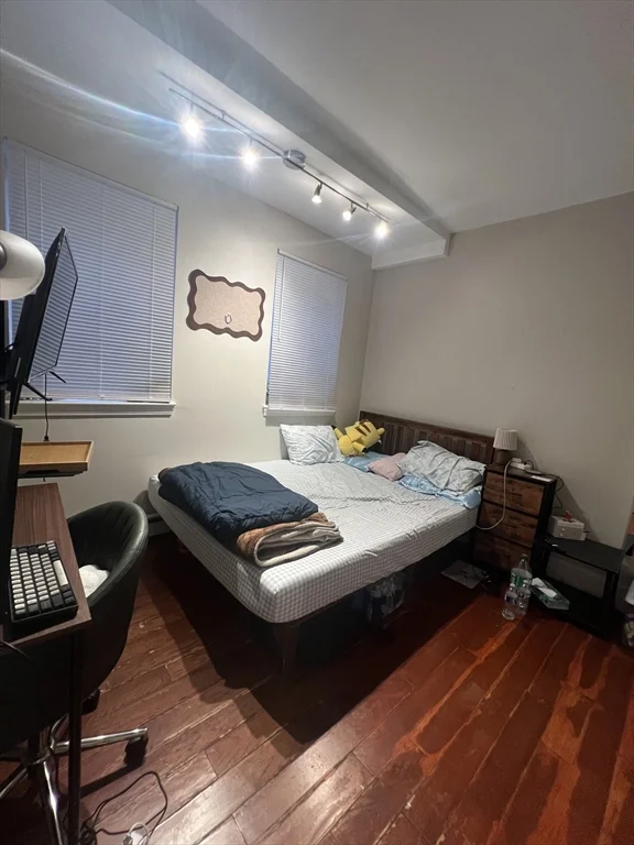 2 bed, 2 bath apartment for rent at 390 Riverway Unit 6, Mission Hill — photo 6 of 7