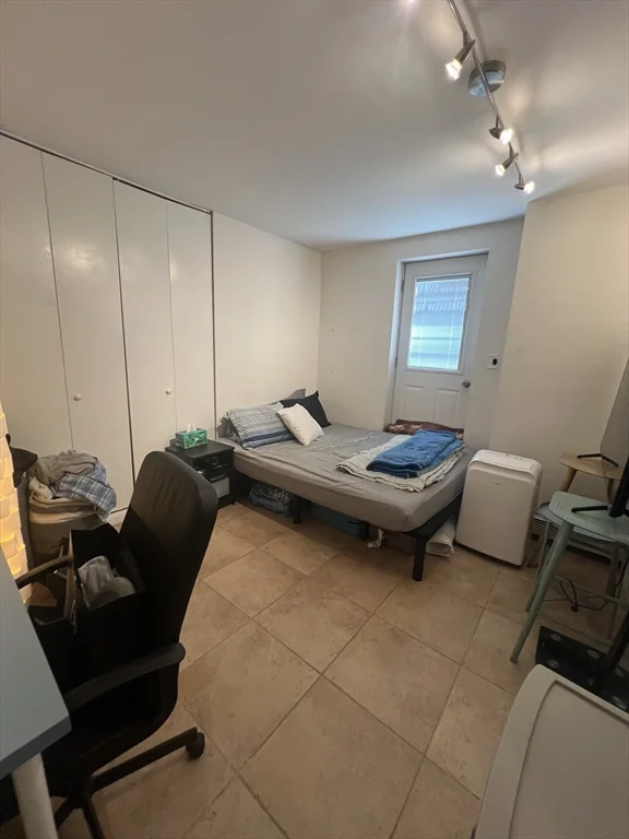 2 bed, 2 bath apartment for rent at 390 Riverway Unit 6, Mission Hill — photo 5 of 7