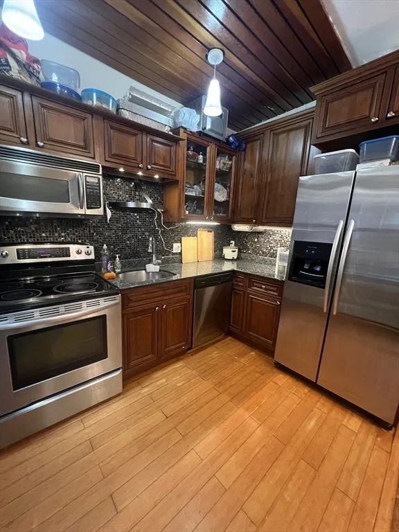 2 bed, 2 bath apartment for rent at 390 Riverway Unit 6, Mission Hill — photo 3 of 7