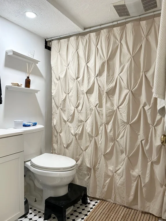 2 bed, 2 bath apartment for rent at 390 Riverway Unit 8, Coolidge Corner — photo 7 of 7