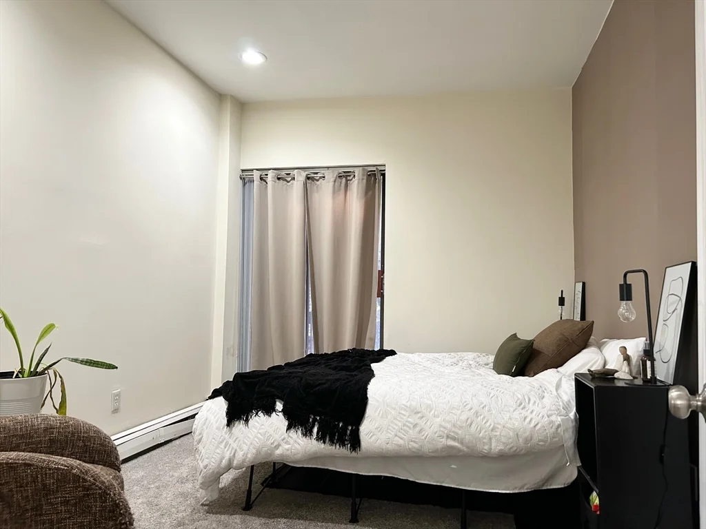 2 bed, 2 bath apartment for rent at 390 Riverway Unit 8, Coolidge Corner — photo 3 of 7
