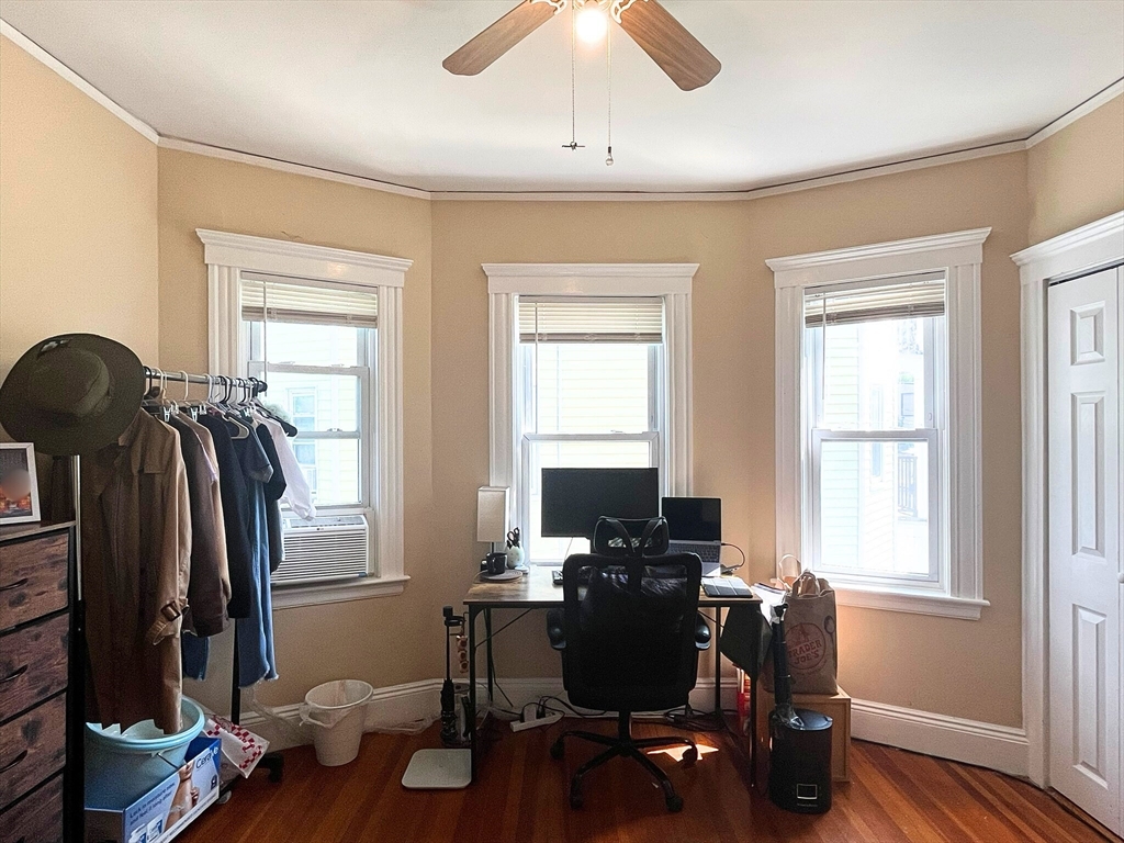 3 bed, 1 bath apartment for rent at 3907 Washington St Unit 2, Jamaica Plain — photo 4 of 36