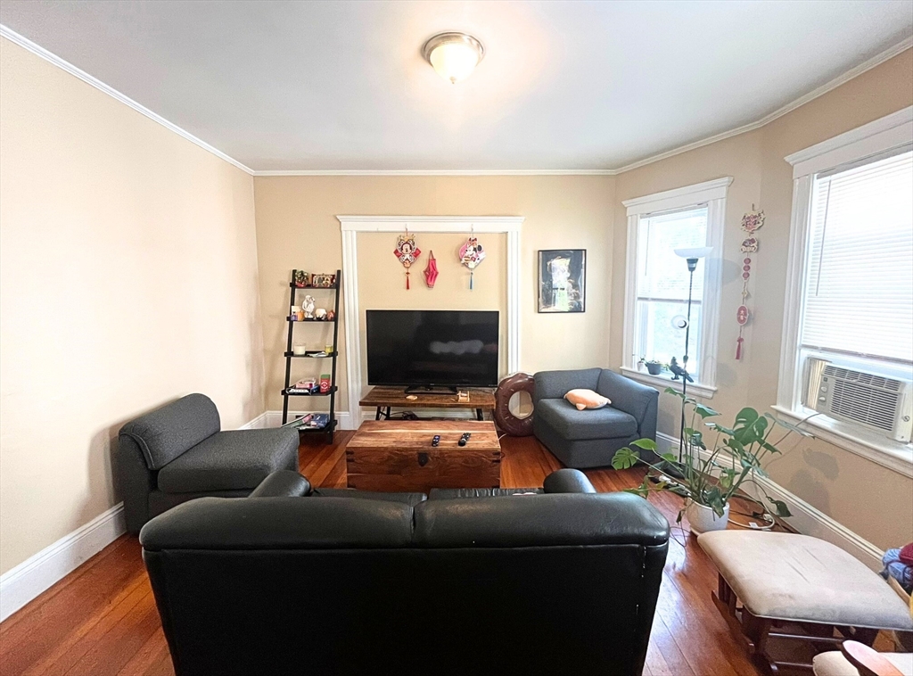 3 bed, 1 bath apartment for rent at 3907 Washington St Unit 2, Jamaica Plain — photo 9 of 36