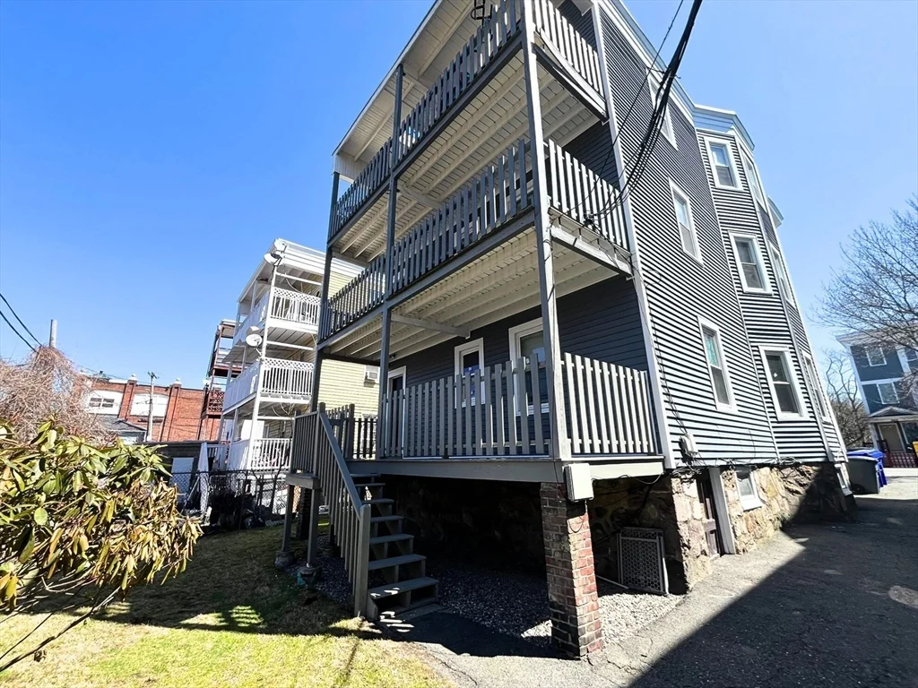 3 bed, 1 bath apartment for rent at 3907 Washington St Unit b, Jamaica Plain — photo 2 of 24