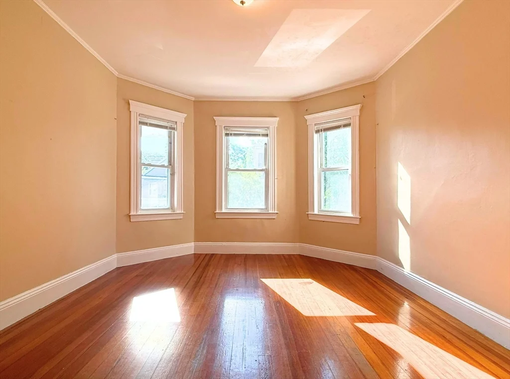3 bed, 1 bath apartment for rent at 3907 Washington St Unit b, Jamaica Plain — photo 6 of 24