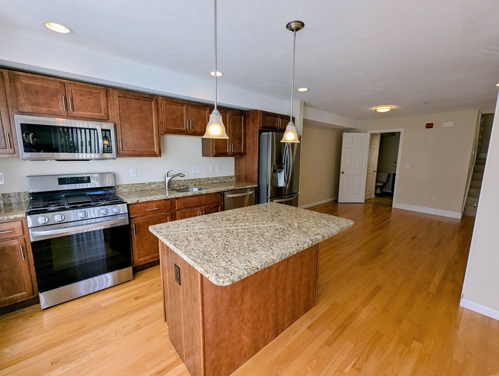 2 bed, 2 bath apartment for rent at 391 America Blvd Unit 391, Ashland — photo 3 of 22