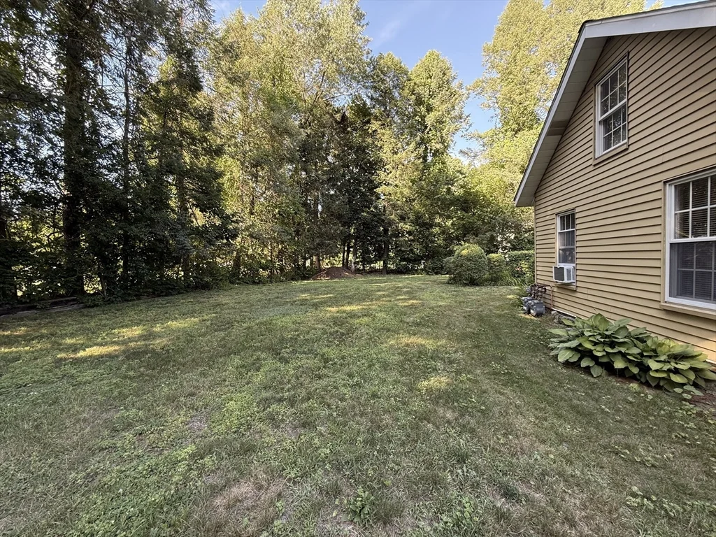 1 bed, 1 bath apartment for rent at 391 Bedford St Unit R, Concord — photo 9 of 9
