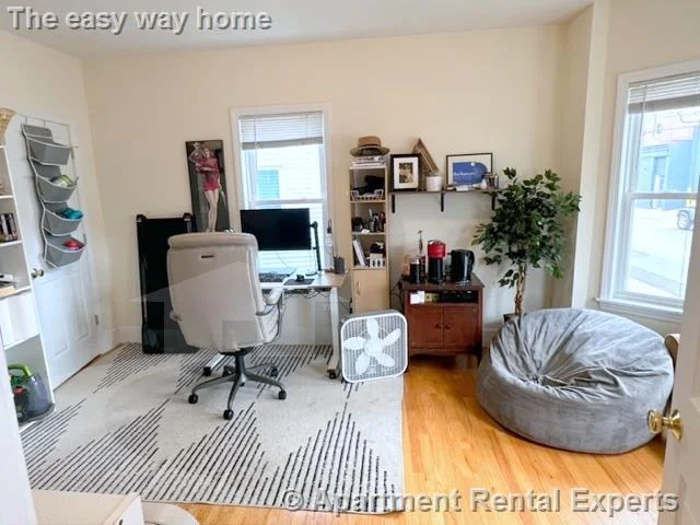 2 bed, 1 bath apartment for rent at 391 Columbia St, Inman Square — photo 5 of 9