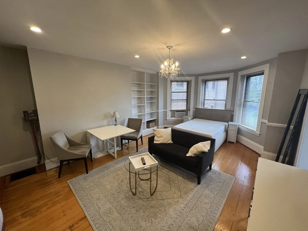 Studio bed, 1 bath apartment for rent at 391 Commonwealth Ave Unit 5, Back Bay