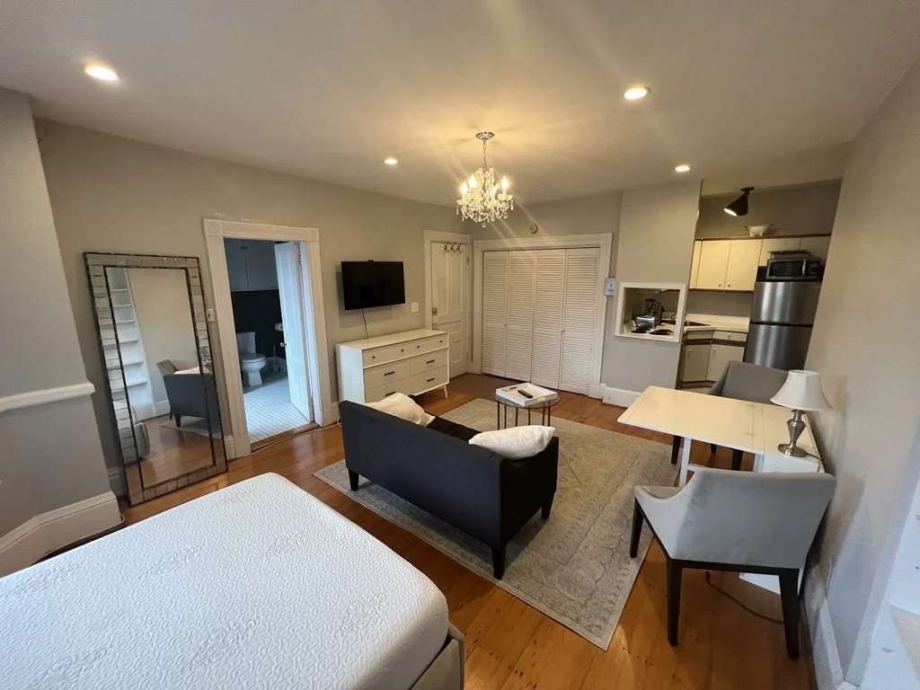 Studio bed, 1 bath apartment for rent at 391 Commonwealth Ave Unit 5, Back Bay — photo 3 of 7