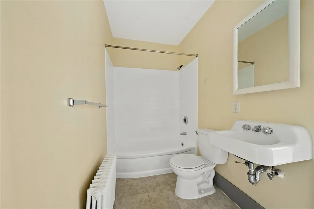 1 bed, 1 bath apartment for rent at 391 Elm St Unit 2, Braintree — photo 11 of 11