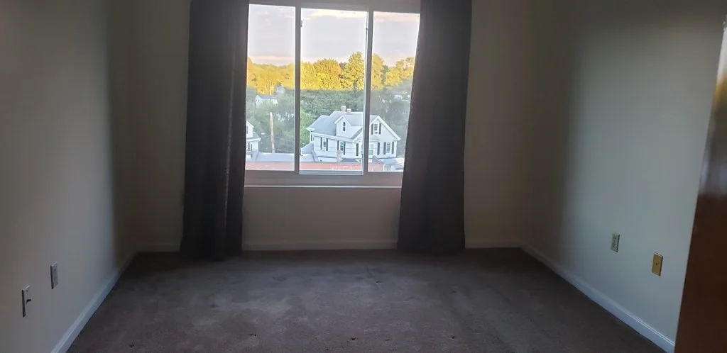 2 bed, 1.5 bath apartment for rent at 391 Hyde Park Ave Unit 204, Hyde Park — photo 6 of 19